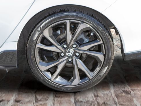 Used 2018 Honda Civic Sport image 34