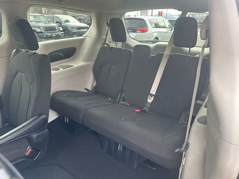 Used 2024 Chrysler Voyager LX image 11