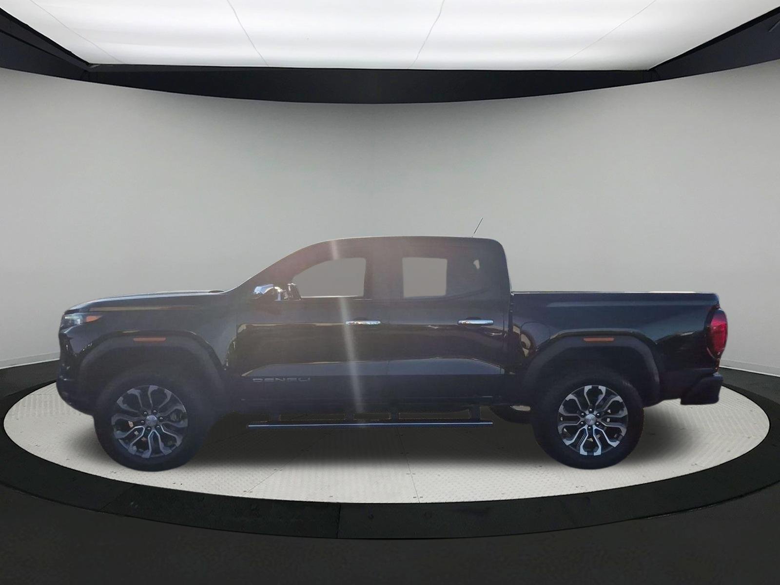 New 2026 GMC Canyon Denali AWD/4WD image 2