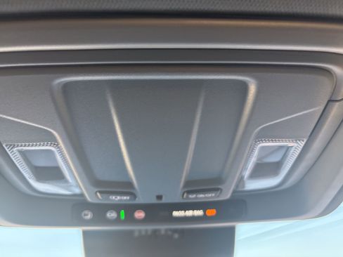 Used 2025 Chevrolet Silverado 1500 LT image 39