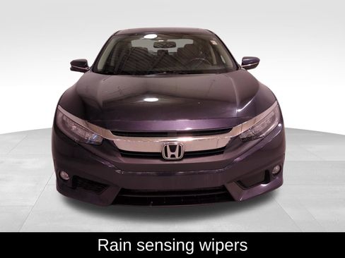 Used 2018 Honda Civic Touring image 9