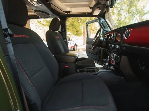 Used 2023 Jeep Gladiator Rubicon image 18