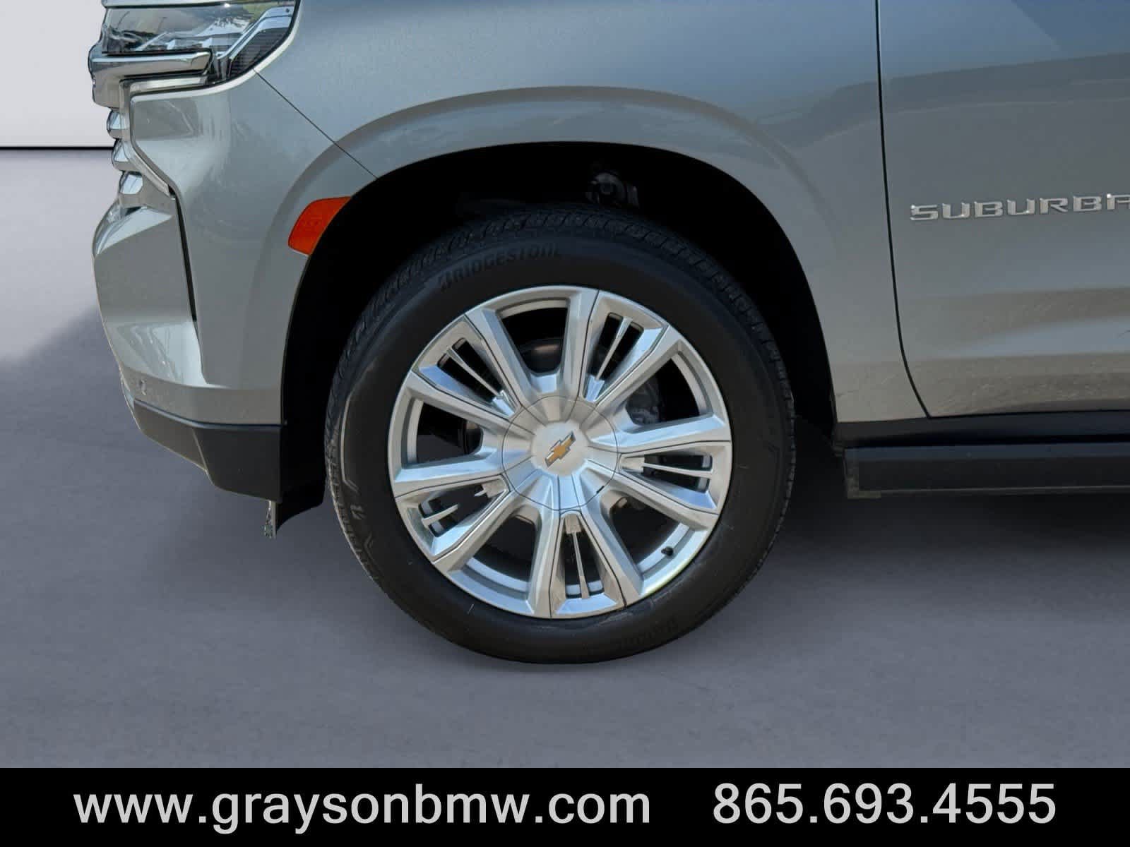 Used 2024 Chevrolet Suburban High Country w/ Premium Package AWD/4WD image 9