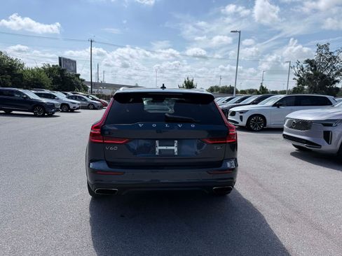 Used 2020 Volvo V60 T5 Cross Country AWD/4WD image 5