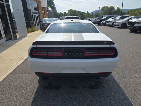 Certified 2022 Dodge Challenger GT image 5