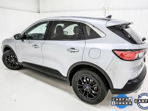 Used 2022 Ford Escape SE image 4