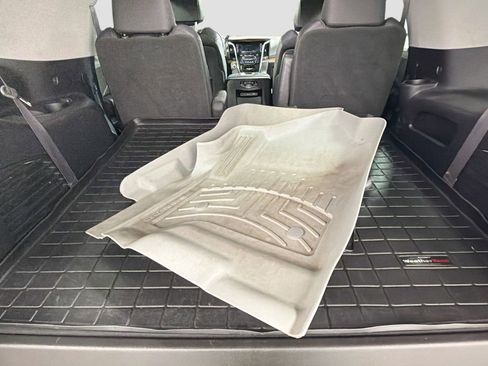 Used 2017 Cadillac Escalade Luxury AWD/4WD image 29