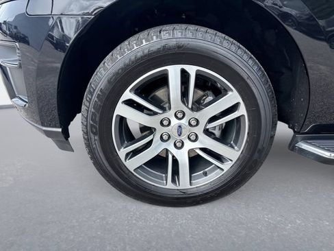 Used 2023 Ford Expedition XLT RWD image 10