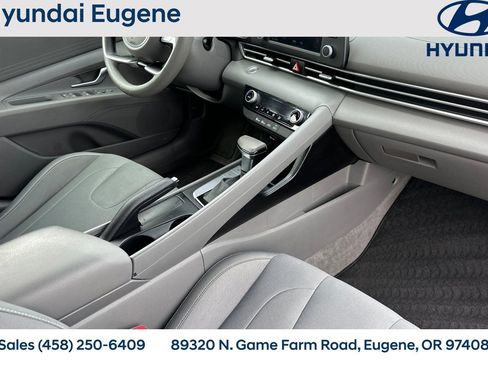 Used 2023 Hyundai Elantra SEL FWD image 19