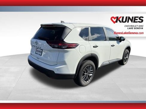 Used 2024 Nissan Rogue S image 4