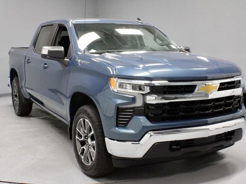 Used 2024 Chevrolet Silverado 1500 LT AWD/4WD image 1