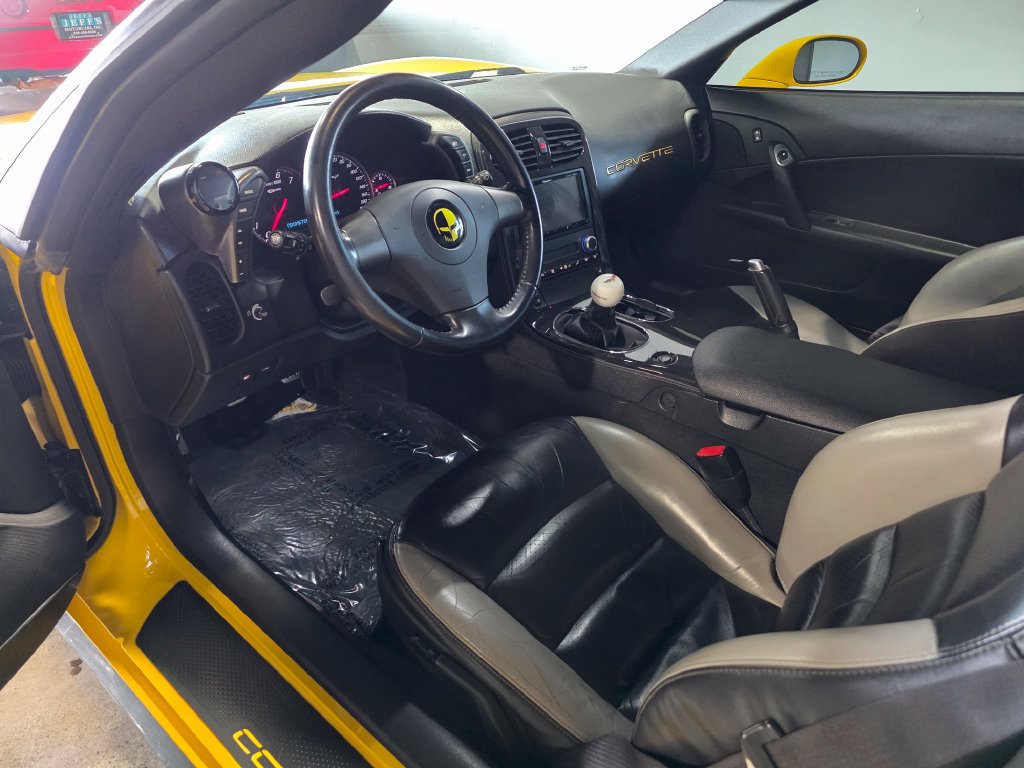 Used 2006 Chevrolet Corvette Z06 w/ Preferred Equipment Group RWD image 10