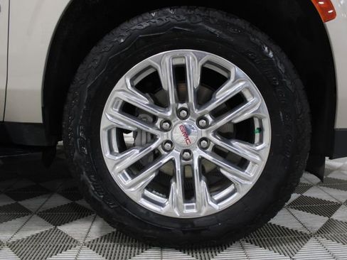 Used 2022 GMC Yukon SLT w/ SLT Premium Package image 46