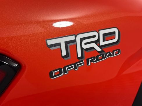 Used 2024 Toyota Tacoma TRD Off-Road w/ TRD Off Road Premium Package AWD/4WD image 19