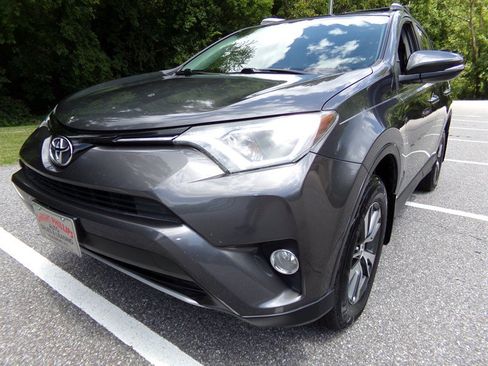 Used 2016 Toyota RAV4 XLE FWD image 2