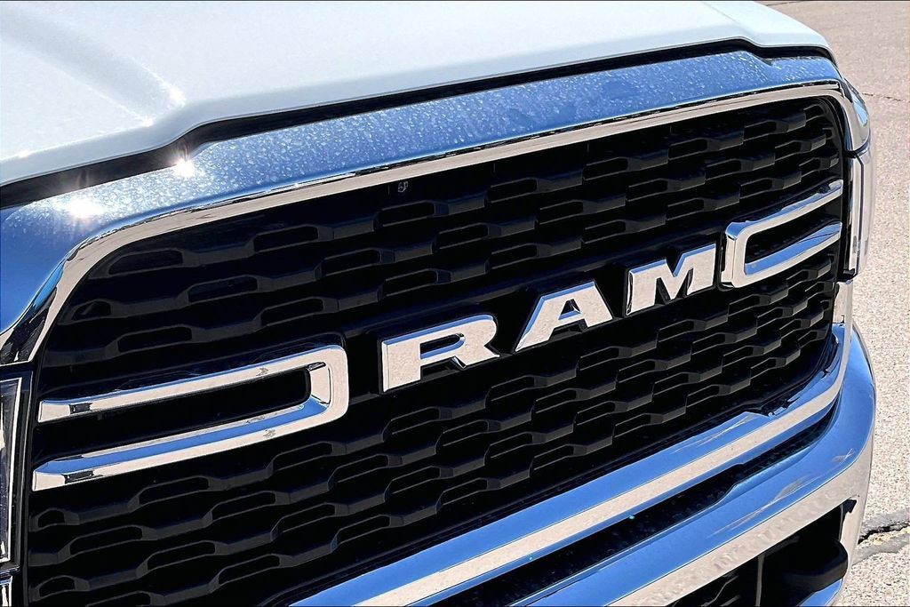 Used 2024 RAM 2500 Big Horn AWD/4WD image 34