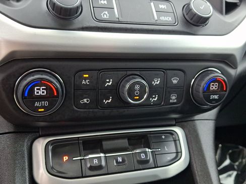 Used 2022 GMC Acadia SLE w/ Driver Convenience Package AWD/4WD image 17