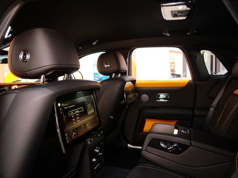 Certified 2022 Rolls-Royce Ghost w/ Ghost Package image 28