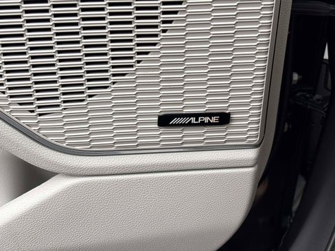 Used 2022 Jeep Grand Cherokee Overland AWD/4WD image 19