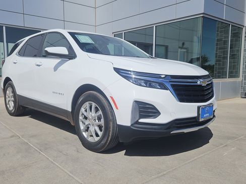 Used 2023 Chevrolet Equinox LT FWD image 4