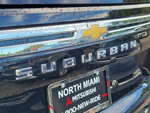 Used 2024 Chevrolet Suburban LT AWD/4WD image 9