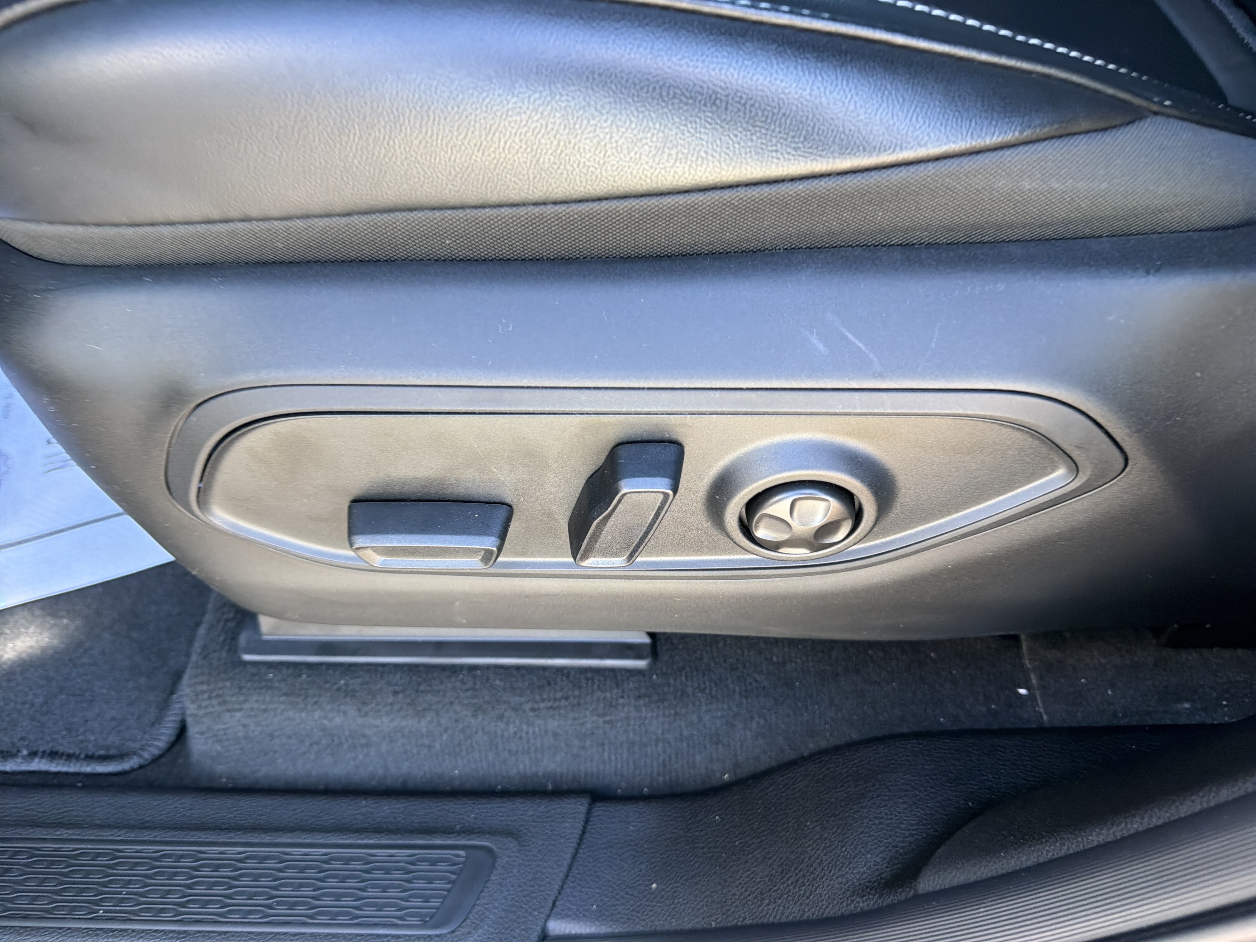 New 2027 Jeep Grand Cherokee Limited AWD/4WD image 17