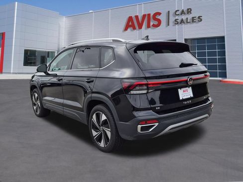 Used 2025 Volkswagen Taos SE AWD/4WD image 9