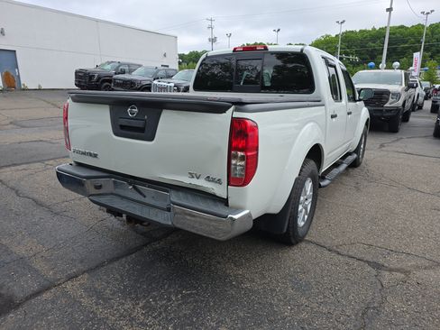 Used 2019 Nissan Frontier SV AWD/4WD image 3