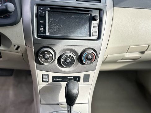 Used 2013 Toyota Corolla LE Special Edition image 9