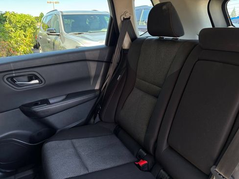 Used 2025 Nissan Rogue SV FWD image 41