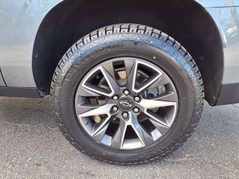 Used 2021 Chevrolet Suburban Z71 w/ Z71 Off-Road Package image 18