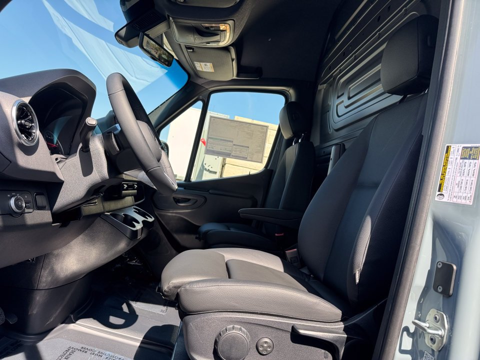New 2026 Mercedes-Benz Sprinter 2500 image 2