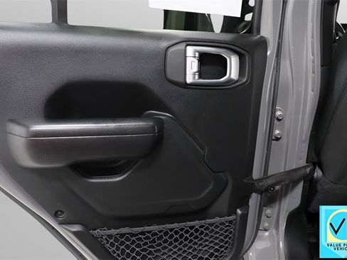 Used 2020 Jeep Wrangler Unlimited Sport S image 23