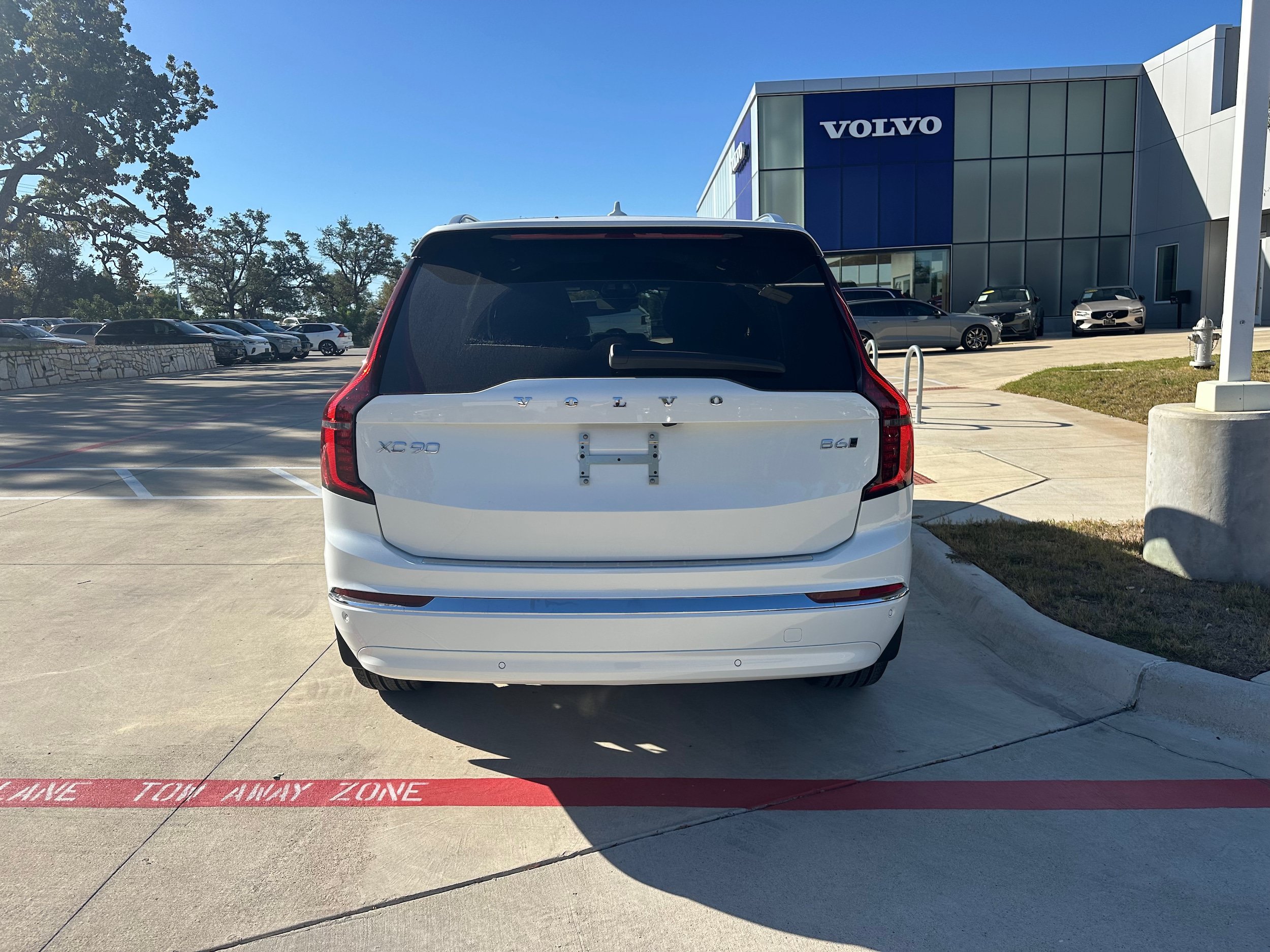 Used 2026 Volvo XC90 B6 Plus w/ Protection Package Premier AWD/4WD image 5