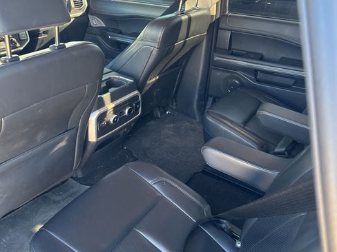 Used 2022 Ford Expedition XLT image 6
