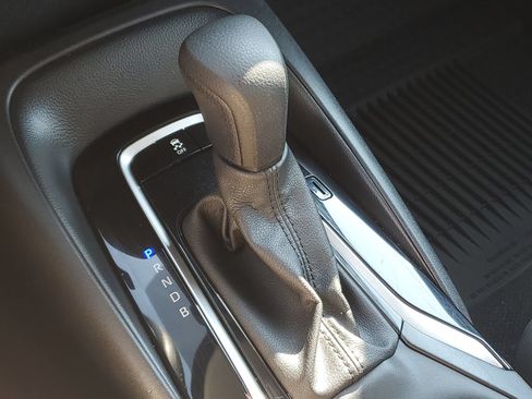 Certified 2024 Toyota Corolla LE FWD image 31