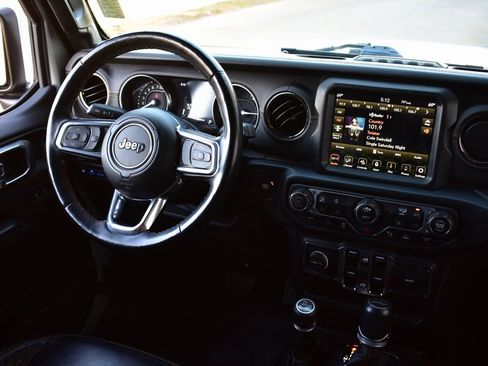 Used 2022 Jeep Wrangler Unlimited Sahara image 34