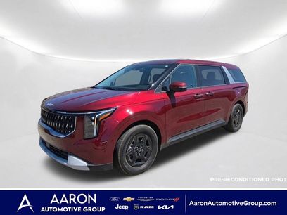 Used 2025 Kia Carnival