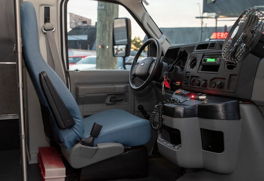 Used 2014 Ford E-350 and Econoline 350 Super Duty RWD image 20
