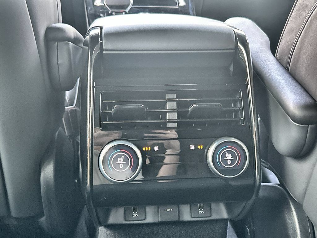 New 2026 Land Rover Range Rover Sport SE AWD/4WD image 16