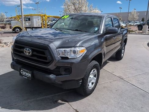 Used 2020 Toyota Tacoma SR image 3