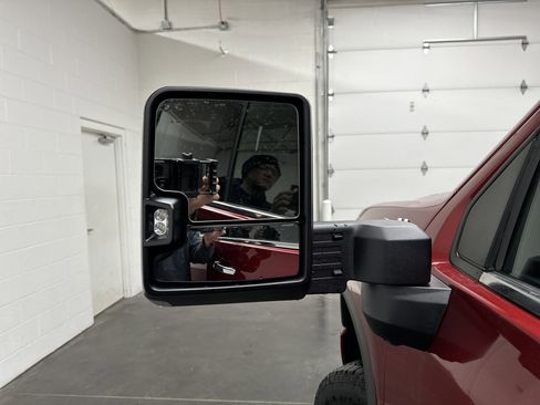 Used 2024 Chevrolet Silverado 2500 High Country w/ Technology Package image 16