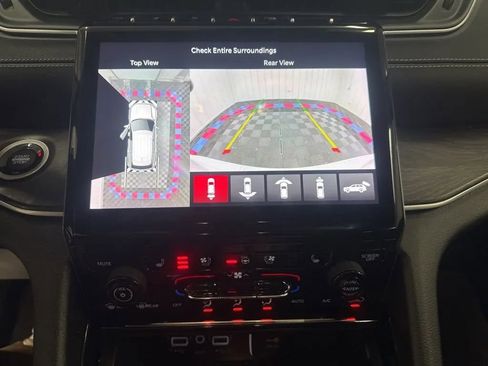 Used 2023 Jeep Grand Cherokee Limited w/ Luxury Tech Group II image 14