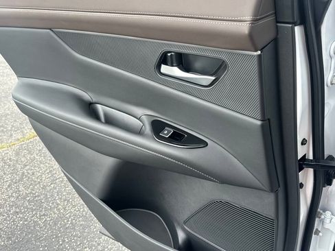 New 2025 Nissan Murano Platinum image 16