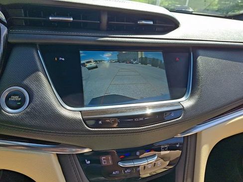 Certified 2018 Cadillac XT5 Luxury w/ Driver Awareness Package AWD/4WD image 18
