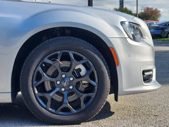 Used 2023 Chrysler 300 Touring L w/ Popular Equipment Group AWD/4WD image 9