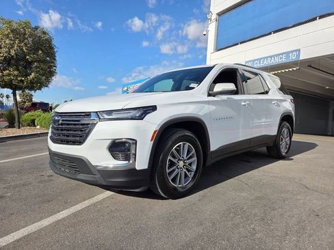 Certified 2023 Chevrolet Traverse LT FWD image 2