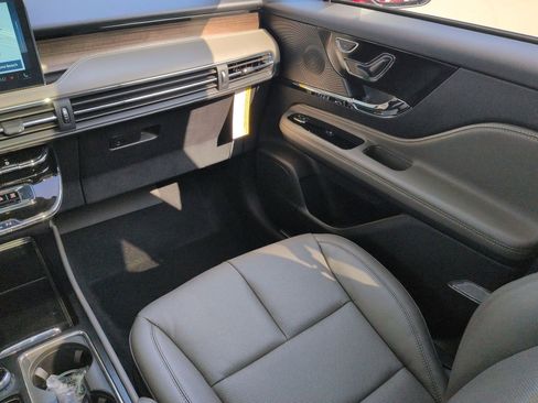 New 2026 Lincoln Corsair Reserve w/ Jet Appearance Package FWD image 19