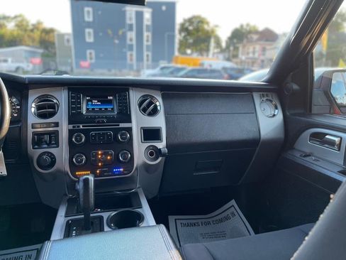 Used 2015 Ford Expedition XLT AWD/4WD image 16