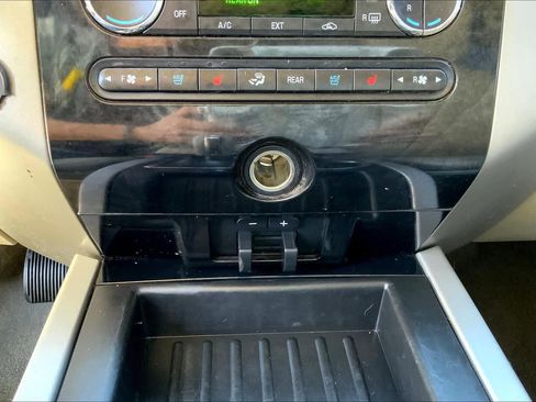 Used 2013 Ford Expedition EL Limited image 33